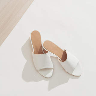 ZUECO EN PIEL NAPA BLANCA