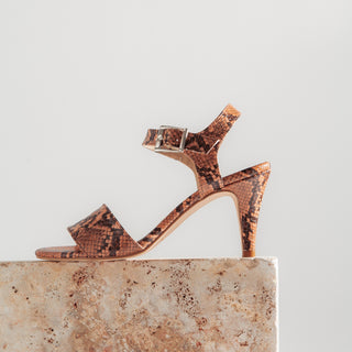 SANDALIA GLORIA EN PIEL SERPIENTE NATURAL